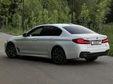BMW 530 2022 года за 26 500 000 тг. в Алматы – фото 3