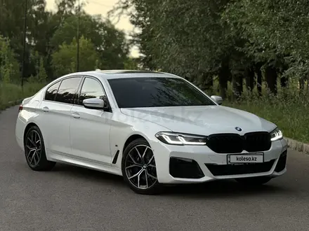 BMW 530 2022 года за 26 500 000 тг. в Алматы – фото 2