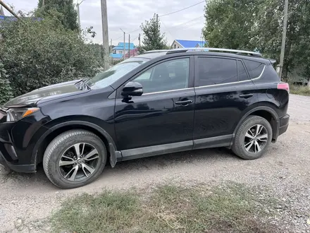 Toyota RAV4 2018 года за 12 000 000 тг. в Актобе