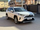 Toyota RAV4 2019 года за 14 900 000 тг. в Астана