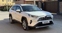 Toyota RAV4 2019 года за 14 900 000 тг. в Астана