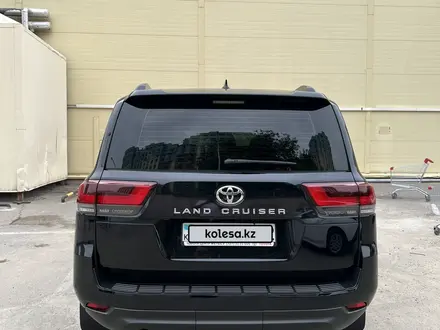 Toyota Land Cruiser 2023 года за 47 500 000 тг. в Актобе – фото 4