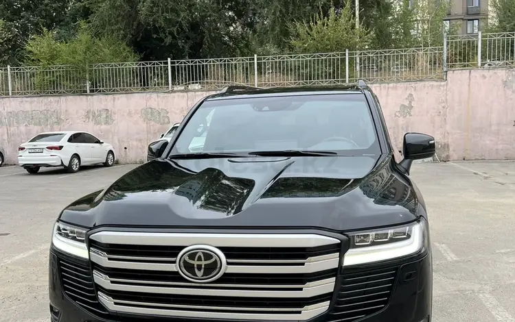 Toyota Land Cruiser 2023 года за 47 500 000 тг. в Актобе