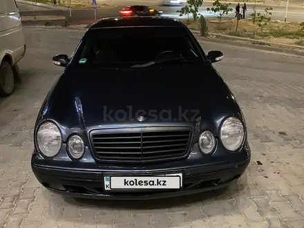 Mercedes-Benz CLK 230 2001 года за 3 000 000 тг. в Актау – фото 2