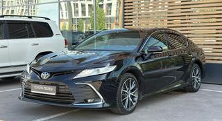 Toyota Camry Luxe 2023 года за 16 100 000 тг. в Астана