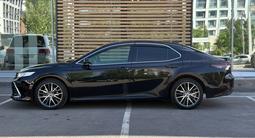 Toyota Camry Luxe 2023 года за 16 100 000 тг. в Астана – фото 3