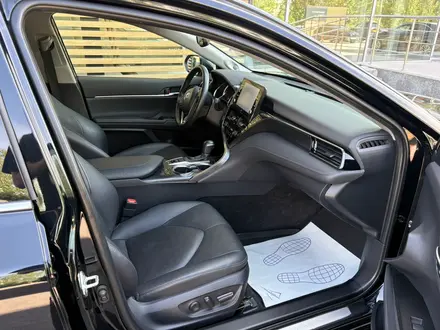 Toyota Camry Luxe 2023 года за 16 100 000 тг. в Астана – фото 6