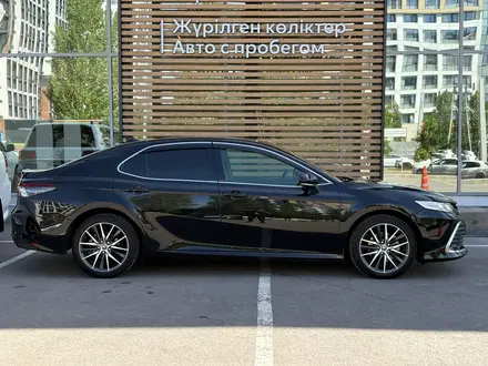 Toyota Camry Luxe 2023 года за 16 100 000 тг. в Астана – фото 17