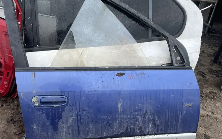 Дверь передняя правая за 15 000 тг. в Алматы