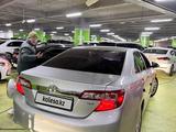 Toyota Camry 2013 года за 9 200 000 тг. в Актобе – фото 4