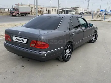 Mercedes-Benz E 280 1996 года за 2 500 000 тг. в Актау – фото 7