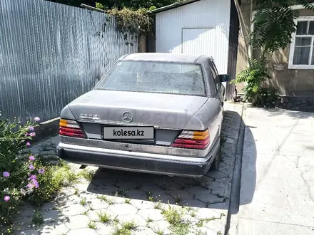 Mercedes-Benz E 230 1989 года за 600 000 тг. в Тараз