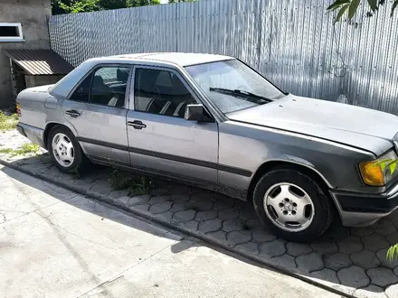 Mercedes-Benz E 230 1989 года за 600 000 тг. в Тараз – фото 2