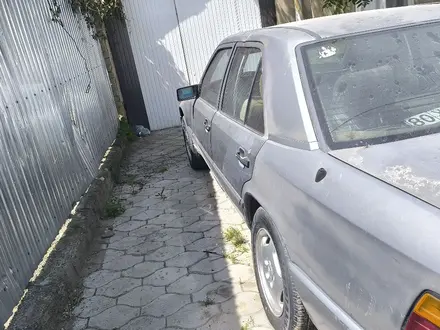 Mercedes-Benz E 230 1989 года за 600 000 тг. в Тараз – фото 4