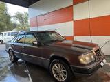 Mercedes-Benz E 260 1991 годаүшін800 000 тг. в Талдыкорган – фото 2
