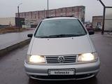 Volkswagen Sharan 1999 года за 3 200 000 тг. в Караганда