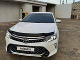 Toyota Camry 2015 года за 12 000 000 тг. в Атырау – фото 2