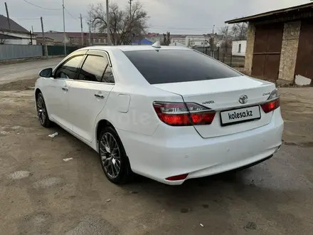 Toyota Camry 2015 года за 12 000 000 тг. в Атырау – фото 4