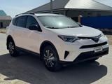 Toyota RAV4 2016 года за 8 200 000 тг. в Атырау – фото 2