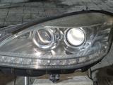 Фара передняя Mercedes W221 (рестайлинг) Ксенон за 260 000 тг. в Алматы