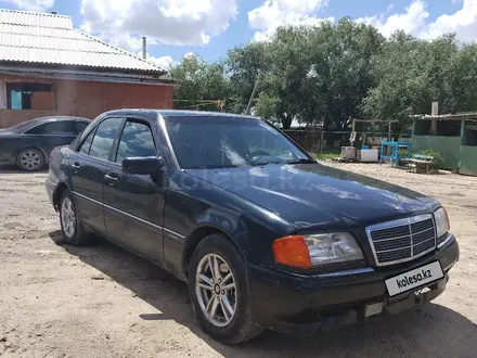 Mercedes-Benz C 220 1995 года за 1 800 000 тг. в Айтеке би – фото 2