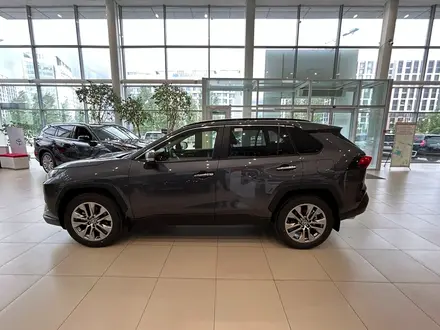 Toyota RAV4 Luxe 2025 года за 22 490 000 тг. в Астана – фото 4
