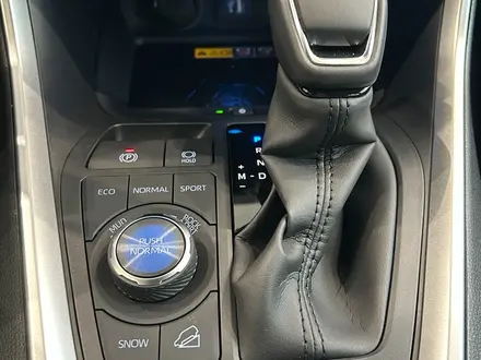 Toyota RAV4 Luxe 2025 года за 22 490 000 тг. в Астана – фото 18