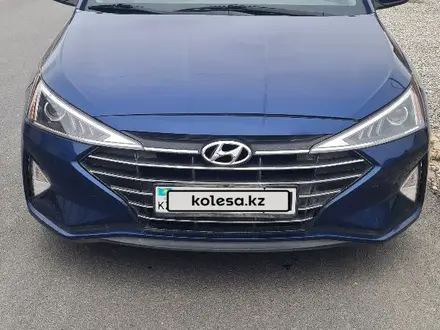 Hyundai Elantra 2018 года за 8 200 000 тг. в Шымкент – фото 15