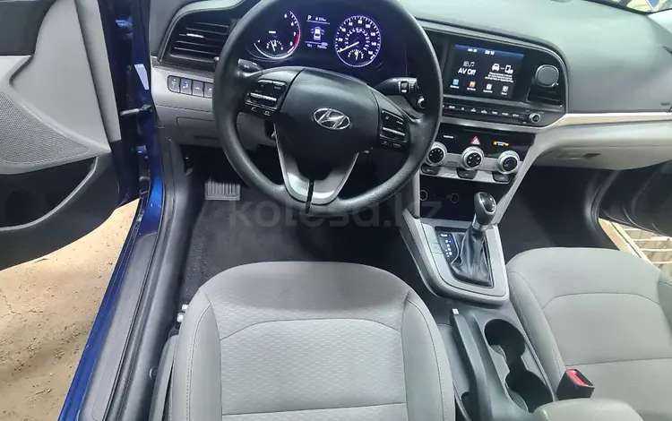 Hyundai Elantra 2018 года за 8 200 000 тг. в Шымкент