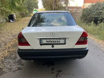 Mercedes-Benz C 200 1995 года за 1 650 000 тг. в Астана – фото 6