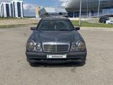 Mercedes-Benz E 320 1998 года за 2 600 000 тг. в Семей – фото 2