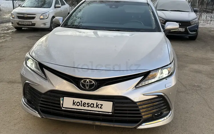 Toyota Camry 2023 годаfor16 500 000 тг. в Уральск