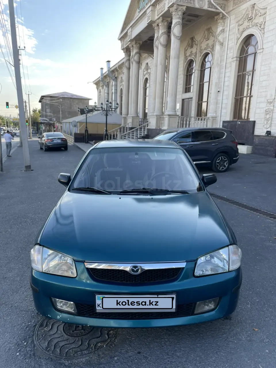 Mazda 323, 1999