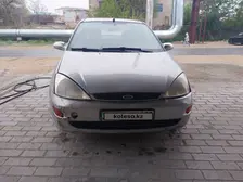 Ford Focus, 2001