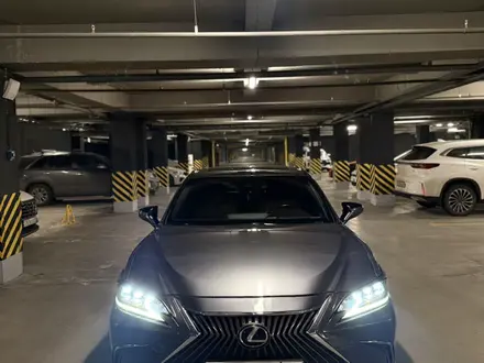 Lexus ES 250 2020 года за 18 500 000 тг. в Алматы