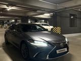 Lexus ES 250 2020 года за 18 500 000 тг. в Алматы – фото 2