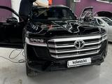 Toyota Land Cruiser 2023 года за 52 000 000 тг. в Астана – фото 3