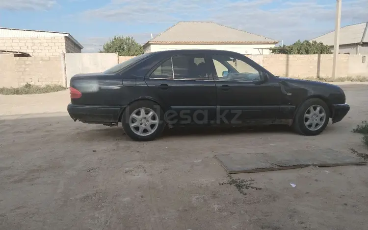 Mercedes-Benz E 200 1998 года за 2 800 000 тг. в Жанаозен