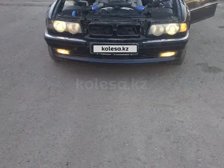 BMW 750 1996 года за 2 900 000 тг. в Астана