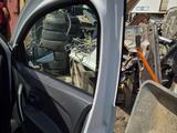 Дверь передняя правая с молдингом и уплотнителем за 150 000 тг. в Астана – фото 2