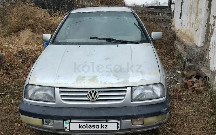 Volkswagen Vento 1993 года за 490 000 тг. в Семей