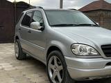Mercedes-Benz ML 320 1999 годаүшін3 500 000 тг. в Тараз – фото 2