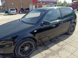 Volkswagen Golf 2002 годаfor2 530 000 тг. в Актобе – фото 5