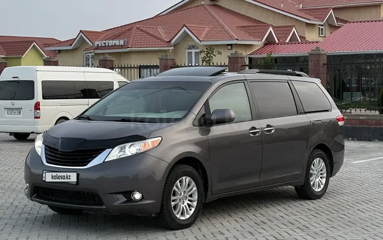 Toyota Sienna 2013 года за 12 500 000 тг. в Актау