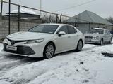 Toyota Camry 2018 годаүшін12 700 000 тг. в Шымкент – фото 2