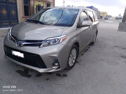 Toyota Sienna 2017 года за 13 000 000 тг. в Актау – фото 2