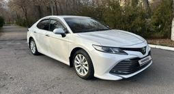 Toyota Camry 2019 года за 13 300 000 тг. в Шымкент