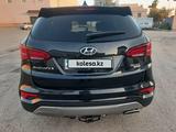 Hyundai Santa Fe 2017 годаүшін9 500 000 тг. в Семей – фото 2