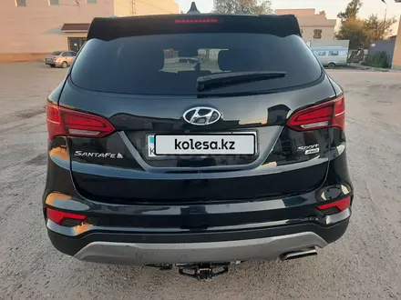 Hyundai Santa Fe 2017 года за 9 500 000 тг. в Семей – фото 2