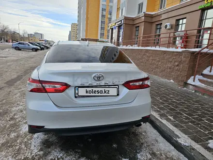 Toyota Camry 2020 года за 12 900 000 тг. в Астана – фото 4